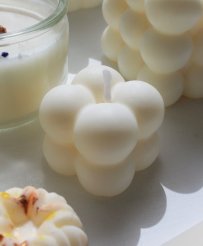 small-cheap-launa-natural-vanilla-candle