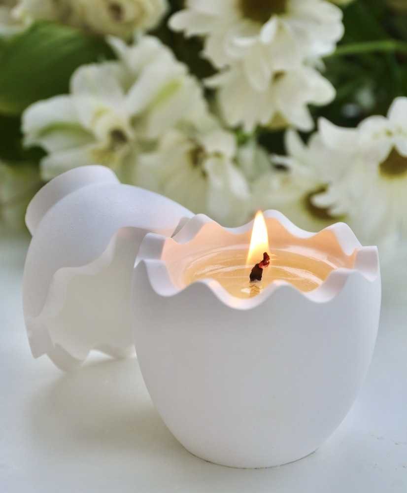 Eggshell candle